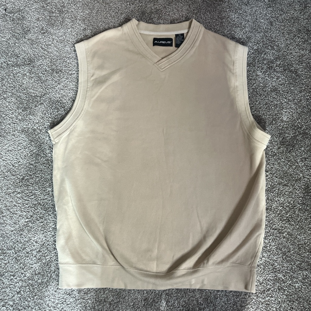 Men’s crème sweater vest